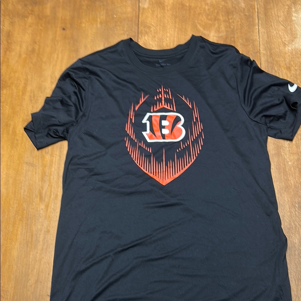 Nike Men's Black Graphic T-Shirt